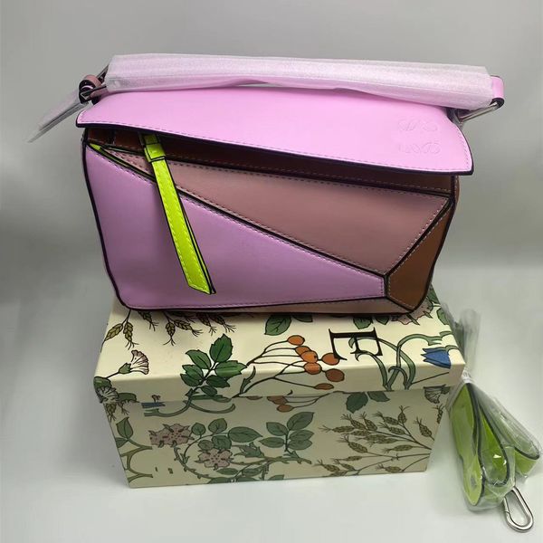 luxury designer shoulder bags puzzles handbags tote women's leather patchwork purse handheld portable crossbody bag 24cm
luxury designer shoulder bags puzzles handbags tote women's leather patchwork purse handheld portable crossbody bag 24cm