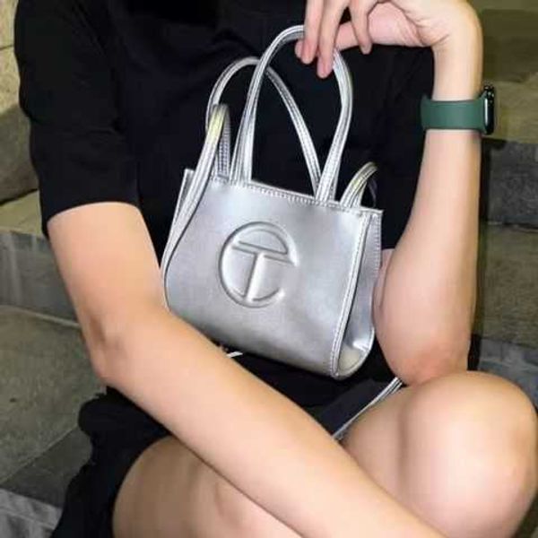 2023 american fashion onnuk same style bag tote camera new versatile small design shoulder
2023 american fashion onnuk same style bag tote camera new versatile small design shoulder