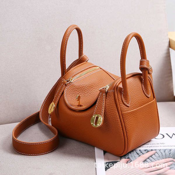 luxury hemrres tote bag 2023 new mini head layer cowhide lindys doctor's genuine leather women's one shoulder diagonal straddle ha
luxury hemrres tote bag 2023 new mini head layer cowhide lindys doctor's genuine leather women's one shoulder diagonal straddle ha