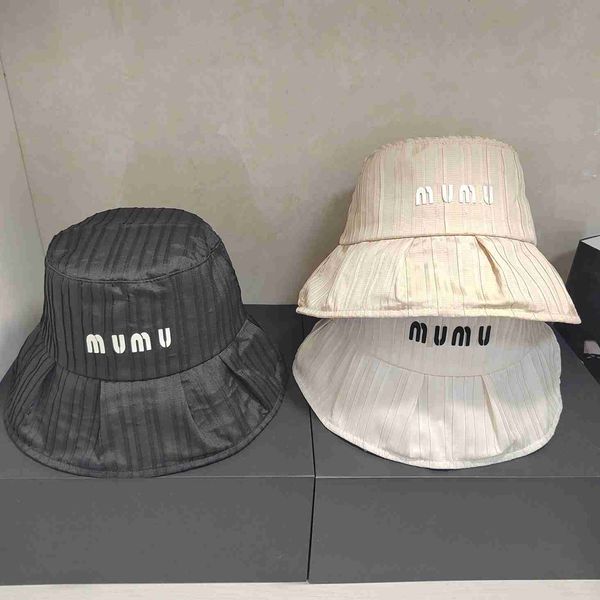 high edition diamond miu letter fisherman hat women's spring and summer fashion brand miao versatile show face small sunshade sunscreen, Blue;gray
high edition diamond miu letter fisherman hat women's spring and summer fashion brand miao versatile show face small sunshade sunscreen, Blue;gray