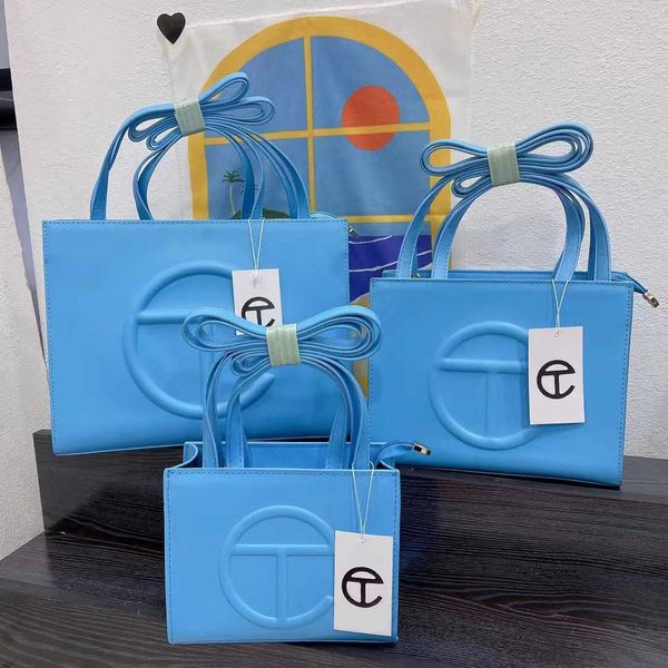 t family's autumn/winter new handbags trend european and american fashion solid color one shoulder crossbody french handbag
t family's autumn/winter new handbags trend european and american fashion solid color one shoulder crossbody french handbag
