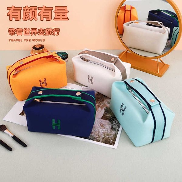 portable waterproof canvas cosmetic bag high face value large capacity washing bag cosmetics red portable solid color storage bag
portable waterproof canvas cosmetic bag high face value large capacity washing bag cosmetics red portable solid color storage bag
