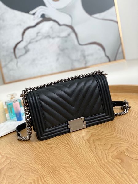 67086 classic women's crossbody bag high-end quality shoulder bag made of cowhide material size is just right very versatile capacity c
67086 classic women's crossbody bag high-end quality shoulder bag made of cowhide material size is just right very versatile capacity c
