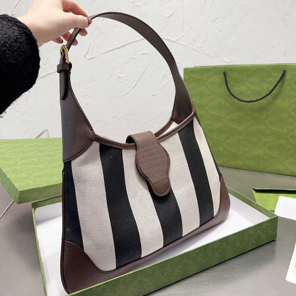 designer hobo bags women underarm purse shoulder bags hobo luxurys handbags wallet messenger bag tote women letter purse 230615
designer hobo bags women underarm purse shoulder bags hobo luxurys handbags wallet messenger bag tote women letter purse 230615