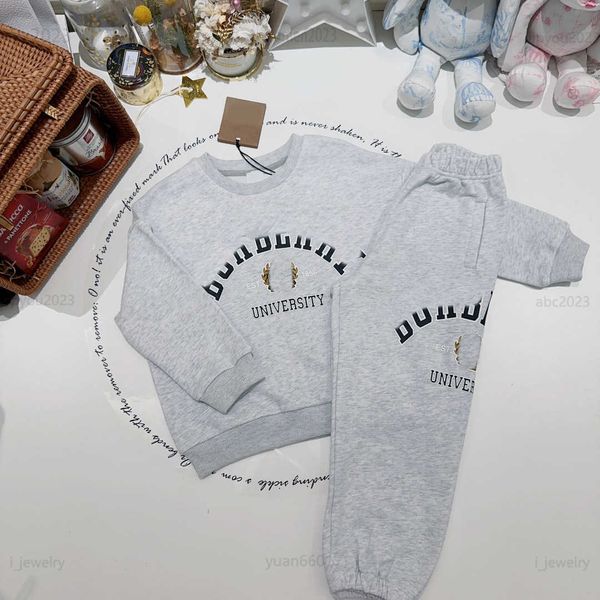 designer tracksuits baby suits fashion autumn set size 90-160 cm 2pcs curved letter printed sweaters and sports pants july19, White
designer tracksuits baby suits fashion autumn set size 90-160 cm 2pcs curved letter printed sweaters and sports pants july19, White