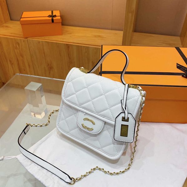 famous designer bag luxury fashion clamshell bag high-quality microfiber leather embroidery women shoulder bag chain crossbody bags handbag
famous designer bag luxury fashion clamshell bag high-quality microfiber leather embroidery women shoulder bag chain crossbody bags handbag