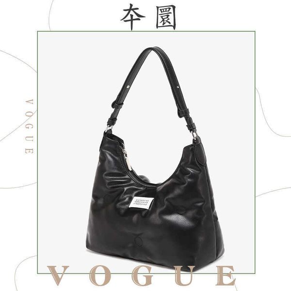 luxuries designers niche margiela magilla men and women's mm6 sheepskin cross-body shoulder waist bag chest bag cloud bag 19o0
luxuries designers niche margiela magilla men and women's mm6 sheepskin cross-body shoulder waist bag chest bag cloud bag 19o0