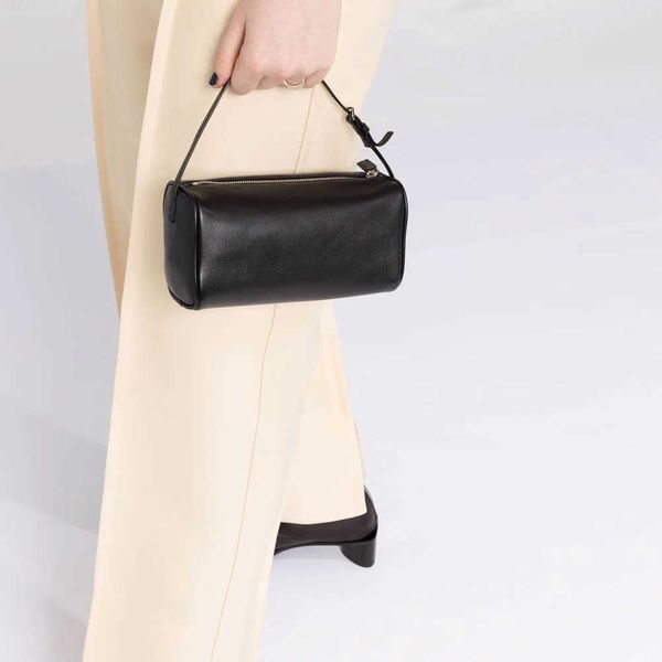women's new bag the * row pencil bag minimalist handbag 90s bag cowhide penholder bag mini handbag
women's new bag the * row pencil bag minimalist handbag 90s bag cowhide penholder bag mini handbag