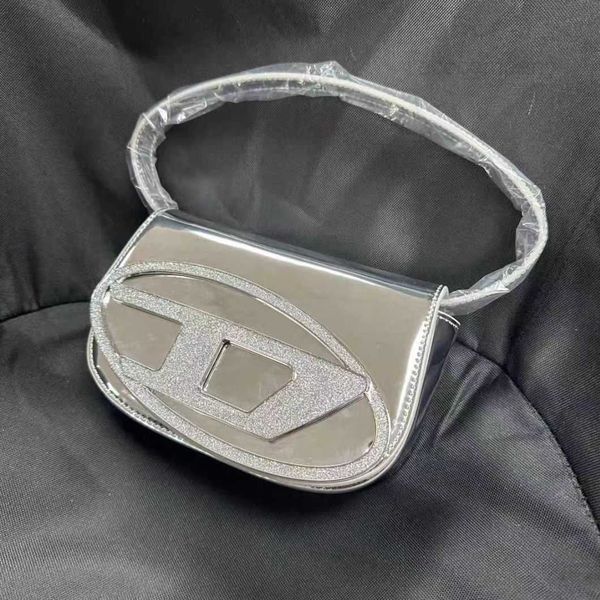 niche 2023 bag designer design underarm diesels d new fashion versatile one shoulder crossbody handheld cowhide small square 8aqm
niche 2023 bag designer design underarm diesels d new fashion versatile one shoulder crossbody handheld cowhide small square 8aqm