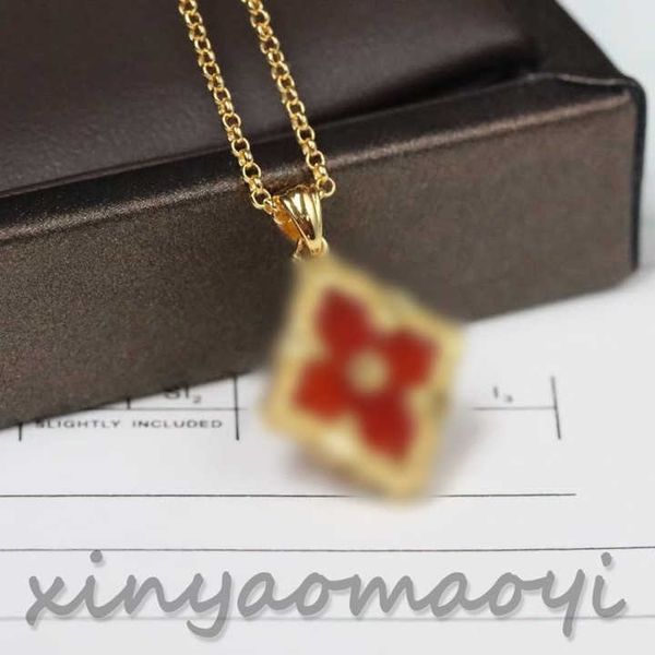 designer pendant necklace, high version double sided four-leaf clover pattern, collarbone necklace, adjustable, Silver
designer pendant necklace, high version double sided four-leaf clover pattern, collarbone necklace, adjustable, Silver