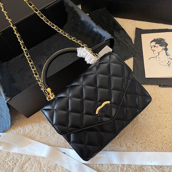 v-stitch classic flap women mini postman designer bag diamond lattice quilted luxury handbag trend clutch metal coin purse versatile sacoche
v-stitch classic flap women mini postman designer bag diamond lattice quilted luxury handbag trend clutch metal coin purse versatile sacoche
