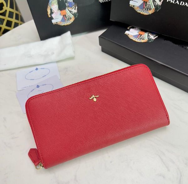 famous designer women short wallets classic brand metal triangle flip coin purses card bags ladies clutch bags zipper pocket long wallet fem, Red;black
famous designer women short wallets classic brand metal triangle flip coin purses card bags ladies clutch bags zipper pocket long wallet fem, Red;black