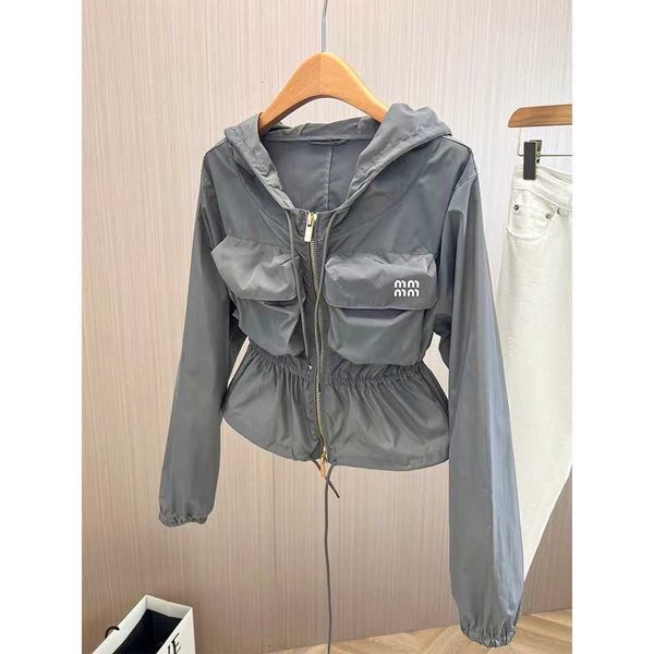 summer women's letter print slim short hooded sunscreen coat, drawstring slim and stylish, modal fabric comfortable and breathable., Black;brown
summer women's letter print slim short hooded sunscreen coat, drawstring slim and stylish, modal fabric comfortable and breathable., Black;brown