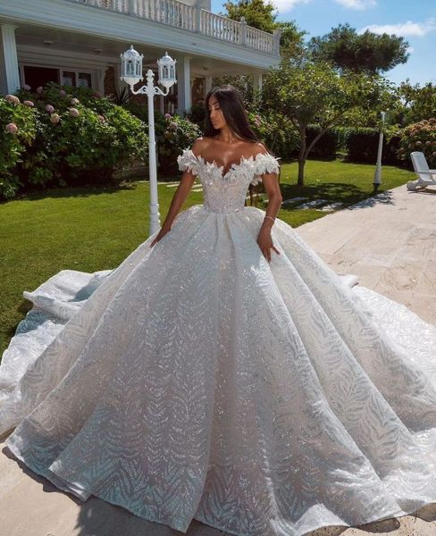 luxury ball gown wedding dresses sleeveless v neck off shoulder beads sequins applique ruffles plus size 3d lace zipper bridal gowns custom, White
luxury ball gown wedding dresses sleeveless v neck off shoulder beads sequins applique ruffles plus size 3d lace zipper bridal gowns custom, White