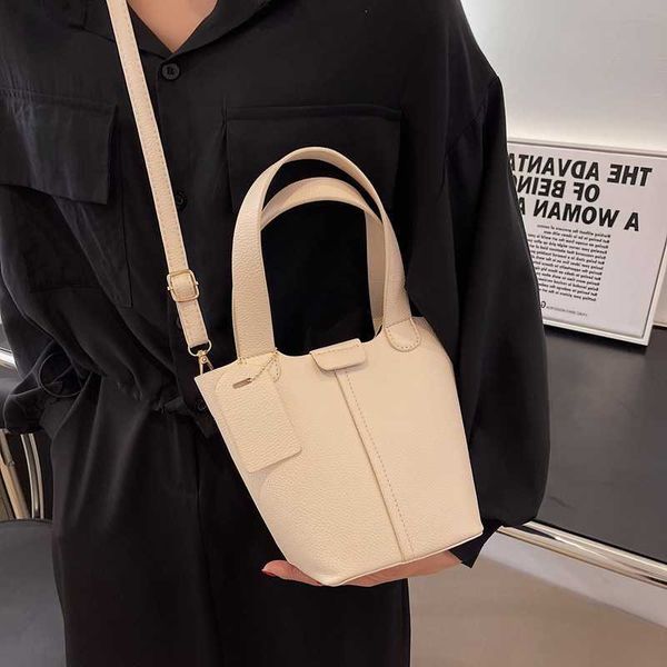 luxury picotin lock bag leather soft shoulder bag with simple and fashionable temperament solid color small 2023 new korean version popular
luxury picotin lock bag leather soft shoulder bag with simple and fashionable temperament solid color small 2023 new korean version popular