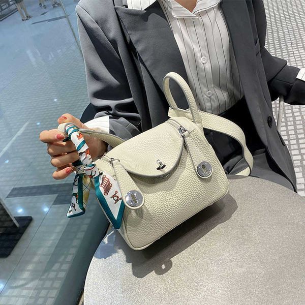 luxury hemrres tote bag kong genuine hong leather women's 2023 new fashion mini doctor cow lindys handheld one shoulder crossbody pillo
luxury hemrres tote bag kong genuine hong leather women's 2023 new fashion mini doctor cow lindys handheld one shoulder crossbody pillo
