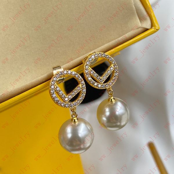designer jewelry alphabet pearl embed diamond earrings, temperament elegant commute, Golden
designer jewelry alphabet pearl embed diamond earrings, temperament elegant commute, Golden