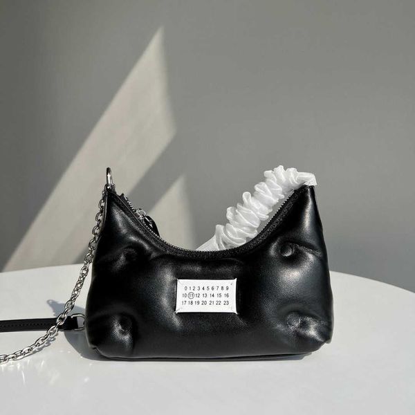 luxuries designers niche margiela magilla men and women's mm6 sheepskin cross-body shoulder waist bag chest bag cloud bag o4pu
luxuries designers niche margiela magilla men and women's mm6 sheepskin cross-body shoulder waist bag chest bag cloud bag o4pu