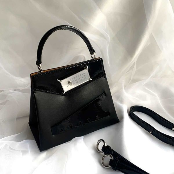 luxuries designers niche margiela magilla men and women's mm6 sheepskin cross-body shoulder waist bag chest bag cloud bag ejrq
luxuries designers niche margiela magilla men and women's mm6 sheepskin cross-body shoulder waist bag chest bag cloud bag ejrq