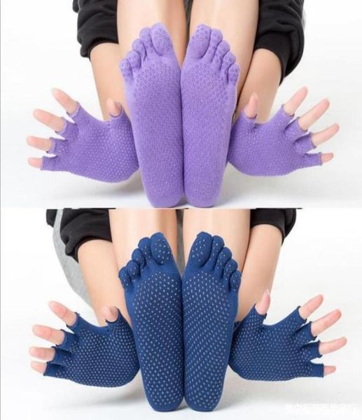 anti skid yoga socks and gloves set non slip silicone grips gym fitness sports6231200, Black
anti skid yoga socks and gloves set non slip silicone grips gym fitness sports6231200, Black