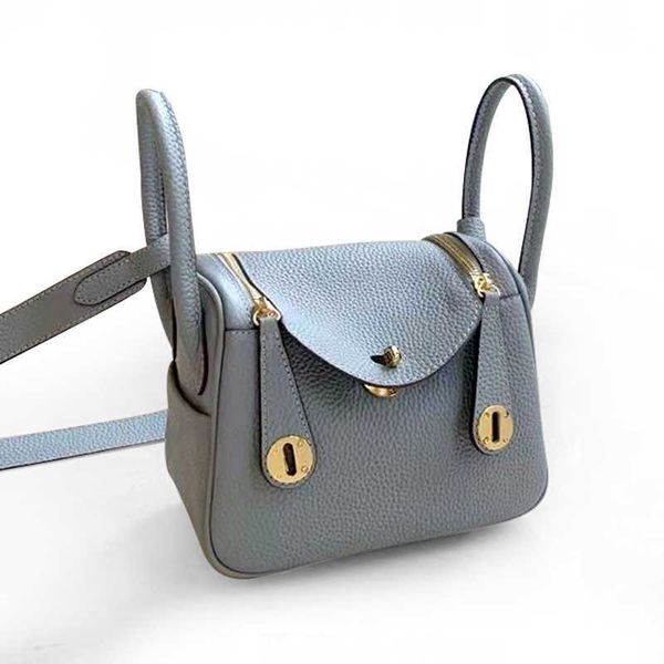 luxury hemrres tote bag new mom's handbag pillow wrap cowhide doctor's shoulder crossbody medicine case 1 t2rm
luxury hemrres tote bag new mom's handbag pillow wrap cowhide doctor's shoulder crossbody medicine case 1 t2rm