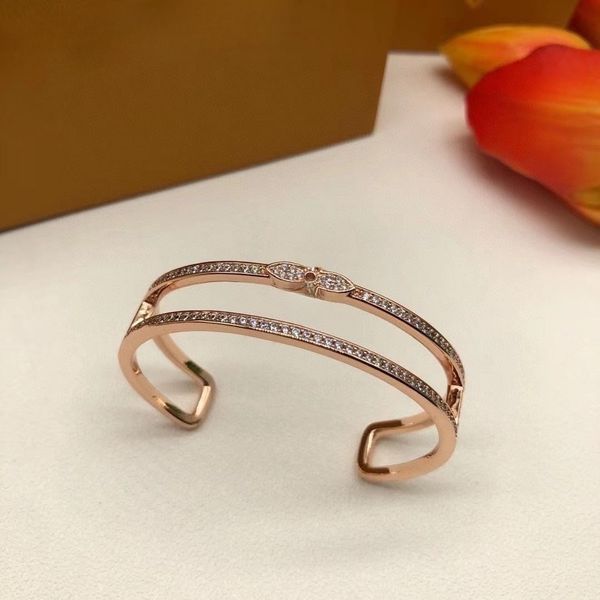 high end luxury love bracelet fashion cuff bracelet stainless steel plated 18k gold jewelry love bracelet and unrestrained for men and women, White
high end luxury love bracelet fashion cuff bracelet stainless steel plated 18k gold jewelry love bracelet and unrestrained for men and women, White