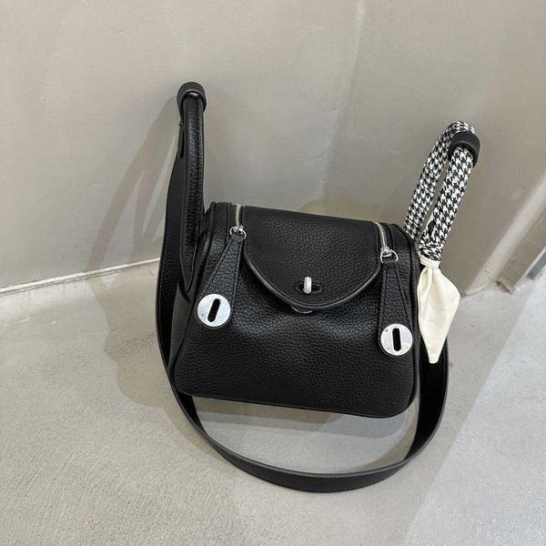 luxury hemrres tote bag 2023 new mini lindys doctor pillow single shoulder oblique straddle women's 19cm fashion versatile handheld ulo
luxury hemrres tote bag 2023 new mini lindys doctor pillow single shoulder oblique straddle women's 19cm fashion versatile handheld ulo