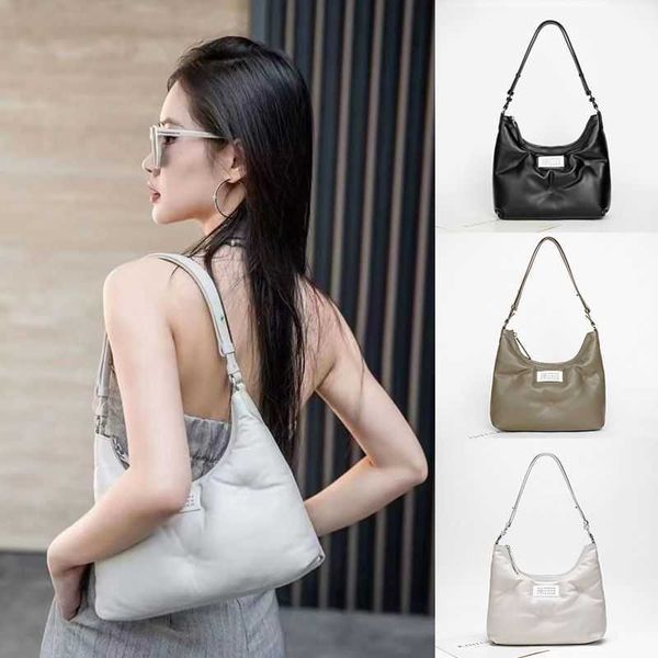 luxuries designers niche margiela magilla men and women's mm6 sheepskin cross-body shoulder waist bag chest bag cloud bag eg0m
luxuries designers niche margiela magilla men and women's mm6 sheepskin cross-body shoulder waist bag chest bag cloud bag eg0m