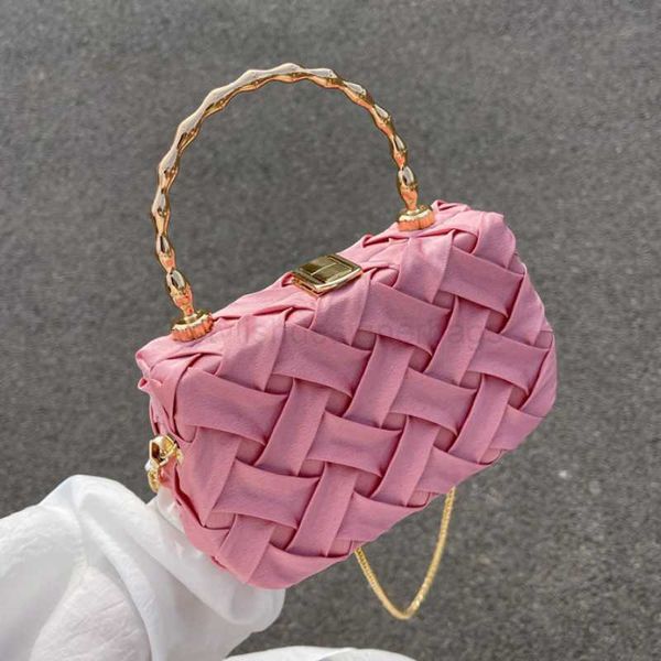 shoulder bags 2023 small tote bag with metal portable new chain women's designer handbag luxury brand shoulder messenger bag phone purs
shoulder bags 2023 small tote bag with metal portable new chain women's designer handbag luxury brand shoulder messenger bag phone purs