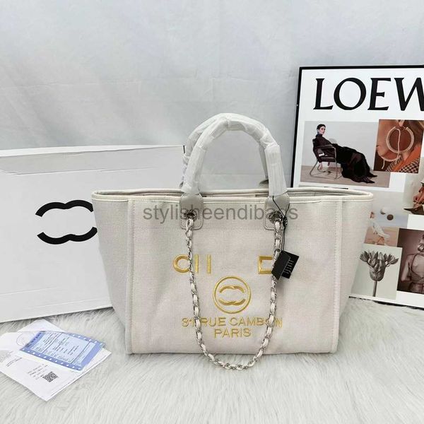 luxury handbag designer bag shoulder bag tote bag large capacity bag underarm bag fashion embroidery pattern bag women chain bag stylisheend
luxury handbag designer bag shoulder bag tote bag large capacity bag underarm bag fashion embroidery pattern bag women chain bag stylisheend