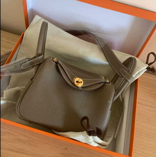 luxury hemrres tote bag 2023 new mini lindys bag cow leather doctor's women's fashion one shoulder diagonal cross portable pillow
luxury hemrres tote bag 2023 new mini lindys bag cow leather doctor's women's fashion one shoulder diagonal cross portable pillow