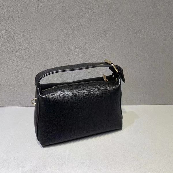 cross-body bag small bag leather pillow bag women's new 2023 high-end texture summer this year's popular one-shoulder
cross-body bag small bag leather pillow bag women's new 2023 high-end texture summer this year's popular one-shoulder