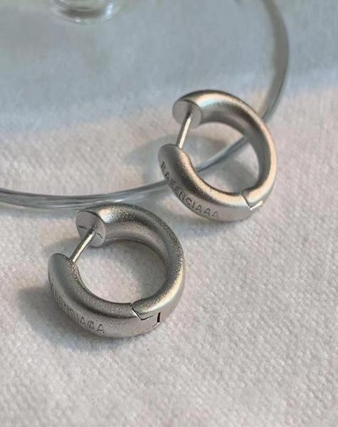 earrings 925 silver dangle chandelier simple french american frosted gold letter female metal circle light luxury sense women0396642121
earrings 925 silver dangle chandelier simple french american frosted gold letter female metal circle light luxury sense women0396642121