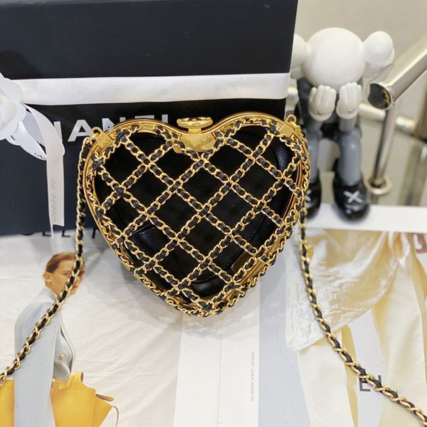 designer cosmetic bags luxury heart minaudiere bags 1:1 quality lambskin chain bags 12cm with box mc100
designer cosmetic bags luxury heart minaudiere bags 1:1 quality lambskin chain bags 12cm with box mc100