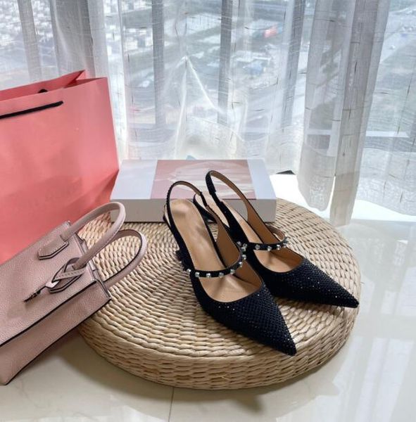 new style designer woman classics diamond high heels lady summer outdoors wedding slipper fashion sandbeach dermis sandal high-quality cusp, Black
new style designer woman classics diamond high heels lady summer outdoors wedding slipper fashion sandbeach dermis sandal high-quality cusp, Black
