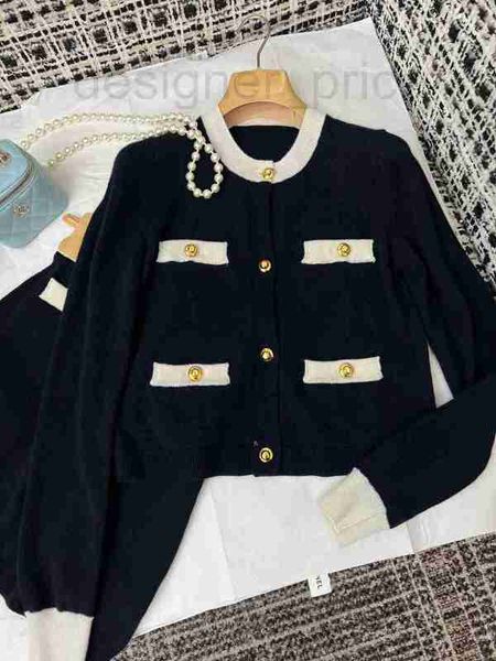 two piece dress designer 2023 early spring new chic style metal button panel contrast knit shirt with half skirt casual set w37m, White
two piece dress designer 2023 early spring new chic style metal button panel contrast knit shirt with half skirt casual set w37m, White