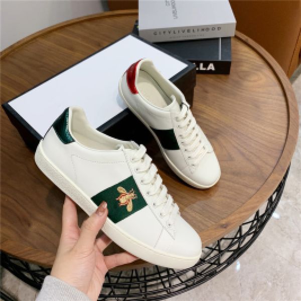 designer luxury ace sneakers with bee embroidery casual shoes flat matte leather sneaker trainers with original box, Black
designer luxury ace sneakers with bee embroidery casual shoes flat matte leather sneaker trainers with original box, Black