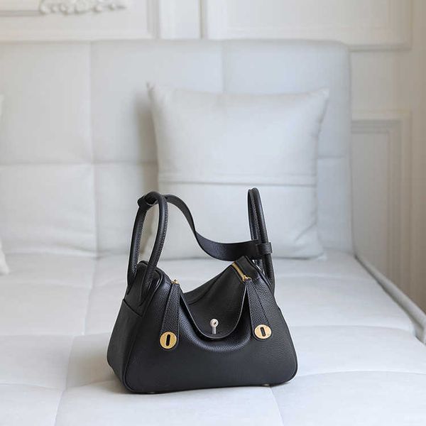 luxury hemrres tote bag genuine lindys leather head layer cowhide 2023 new expert medical medicine single shoulder oblique hanging handbag v
luxury hemrres tote bag genuine lindys leather head layer cowhide 2023 new expert medical medicine single shoulder oblique hanging handbag v