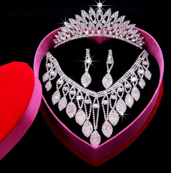 2019 rhinestone flowers bridal jewelry sets crown earrings neckline 3 pieces tiaras for wedding hair accessories bridal jewelry4004078, Silver
2019 rhinestone flowers bridal jewelry sets crown earrings neckline 3 pieces tiaras for wedding hair accessories bridal jewelry4004078, Silver