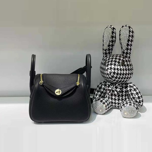 luxury hemrres tote bag luxury handmade light cow leather layer gold buckle lindys women's bag versatile doctor messenger shoulder vfih
luxury hemrres tote bag luxury handmade light cow leather layer gold buckle lindys women's bag versatile doctor messenger shoulder vfih