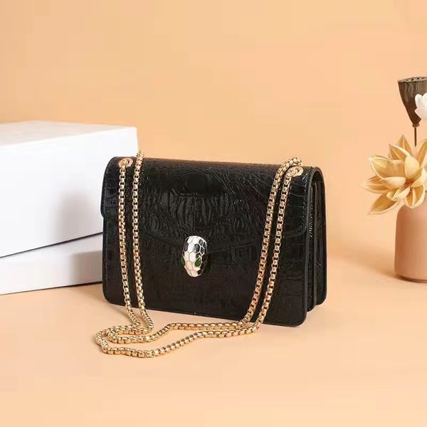 new leather big brand crocodile leather women's bag luxury 2023 light luxury snake head chain cross-body bag
new leather big brand crocodile leather women's bag luxury 2023 light luxury snake head chain cross-body bag