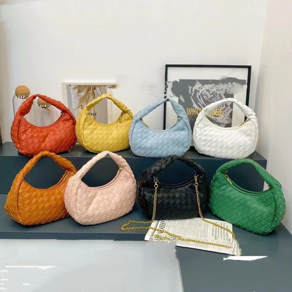 diamond cross-body bag 2023 new bag popular spring and summer women's high-end trendy niche versatile small square bag
diamond cross-body bag 2023 new bag popular spring and summer women's high-end trendy niche versatile small square bag