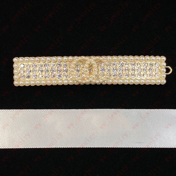 pearl letter inlaid flash diamond hairpin, square geometric luxury design, fashion style, designer ingenuity, gift party, Golden;silver
pearl letter inlaid flash diamond hairpin, square geometric luxury design, fashion style, designer ingenuity, gift party, Golden;silver
