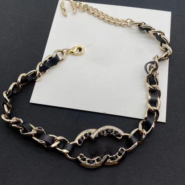 designer luxury inlaid clover necklace feminine temperament girls' advanced sense double-sided shell pendant clavicle chain, Black
designer luxury inlaid clover necklace feminine temperament girls' advanced sense double-sided shell pendant clavicle chain, Black