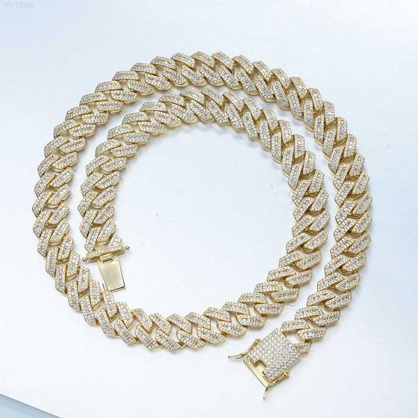 2021 hiphop men silver jewelry 14k real solid gold material iced out cz miami cuban link chain necklace for men
2021 hiphop men silver jewelry 14k real solid gold material iced out cz miami cuban link chain necklace for men