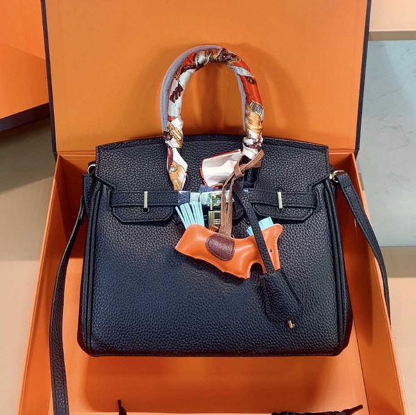 birkin designer bag women tote luxury handbag brand large capacity multifunctional with original dust random matching of accessories
birkin designer bag women tote luxury handbag brand large capacity multifunctional with original dust random matching of accessories