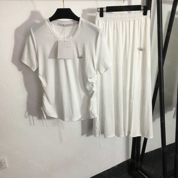 23ss skirt set womens designer clothing stud stud letter brooch side drawstring waist short sleeve t-shirt elastic high waist slit half skir, White
23ss skirt set womens designer clothing stud stud letter brooch side drawstring waist short sleeve t-shirt elastic high waist slit half skir, White