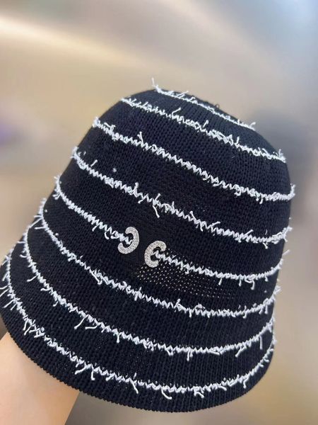 2023 designer bucket hathats for women wide brim hats beach casual active fashion street cap summer sun protection letter his-and-hers caps, Blue;gray
2023 designer bucket hathats for women wide brim hats beach casual active fashion street cap summer sun protection letter his-and-hers caps, Blue;gray
