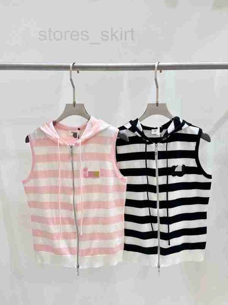 women's vests designer 23 summer new triumphal arch chest letter stripe contrast hooded knit sleeveless zipper tank 6bqd, Black;white
women's vests designer 23 summer new triumphal arch chest letter stripe contrast hooded knit sleeveless zipper tank 6bqd, Black;white