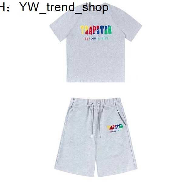 trapstar new men's t shirt short sleeve outfit chenille tracksuit black cotton london 111es rzrd, Gray
trapstar new men's t shirt short sleeve outfit chenille tracksuit black cotton london 111es rzrd, Gray